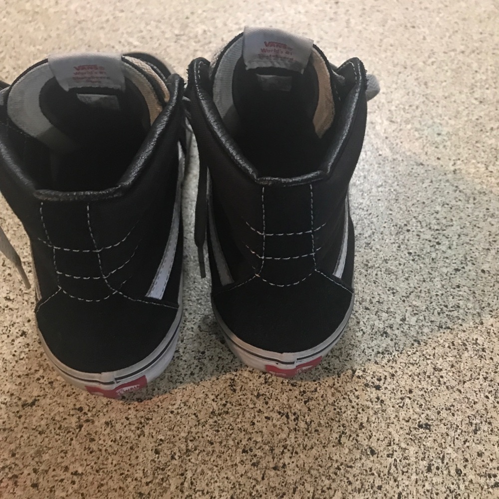 Shoes - Picture 5 of 5